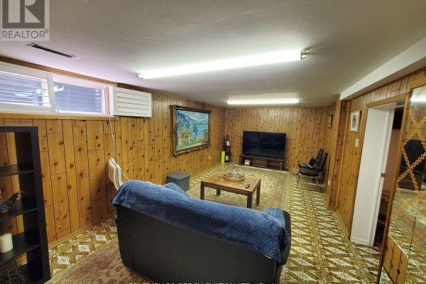 36 St. Paschal Court, Toronto, ON M2M4A5 Photo 5