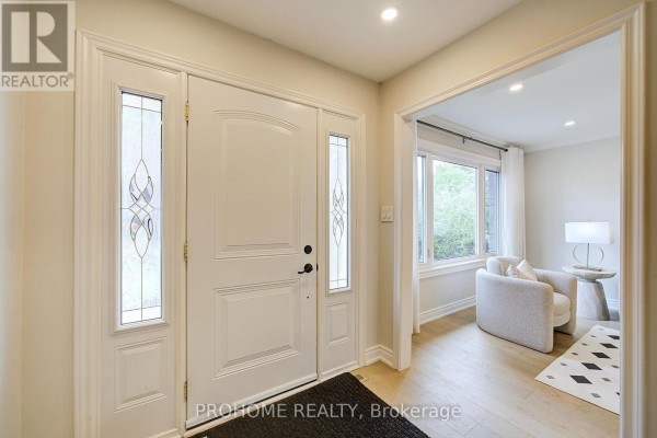 Family room - 36 Summerfeldt Crescent, Markham, ON L3R2B2 Photo 4