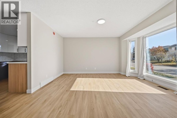 4pc Bathroom - 36 Taradale Close Ne, Calgary, AB T3J3E5 Photo 4