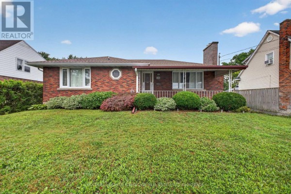 36 Third Street, Welland, ON L3B4W4 Photo 3