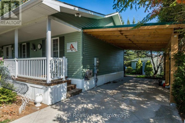 36 Topaz Street, Wasaga Beach, ON L9Z1X7 Photo 2