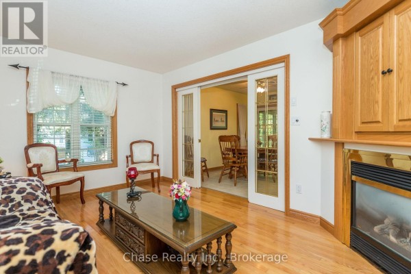 36 Topaz Street, Wasaga Beach, ON L9Z1X7 Photo 5