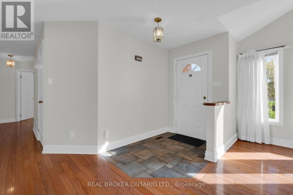 36 Webb Street, Barrie, ON L4N6V2 Photo 5