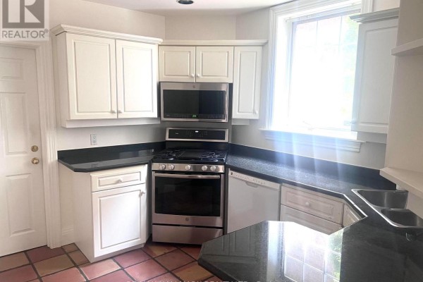 36 Whitehall Road, Toronto, ON M4W2C6 Photo 4
