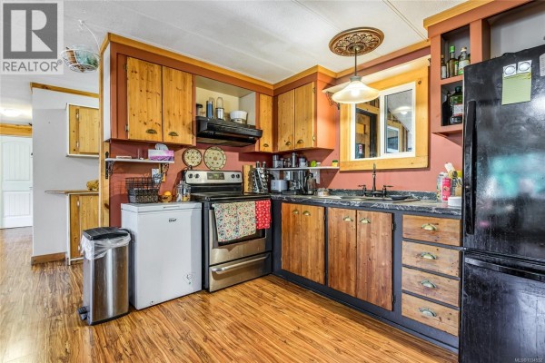 Laundry room - 360 Cape Mudge Rd, Quadra Island, BC V0P1H0 Photo 5