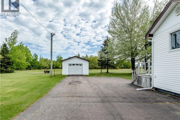 Living room - 360 Chemin Cap Saint-louis Road, Saint Louis De Kent, NB E4X1P9 Photo 5