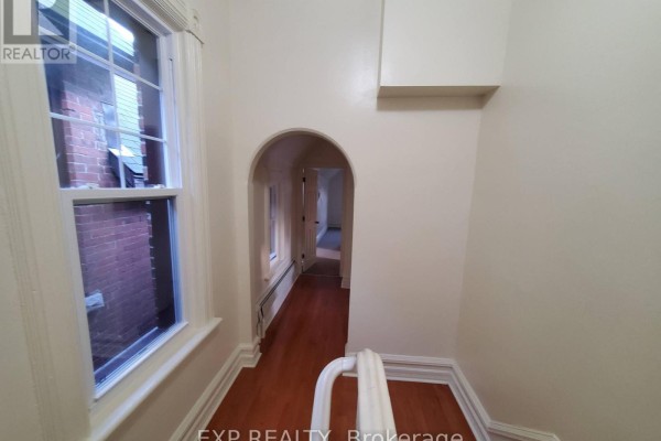 360 Gilmour Street, Ottawa, ON K2P0R3 Photo 3