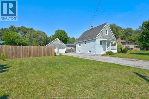 Family room - 360 Highway 18, Lasalle, ON N9J1A4 Photo 4