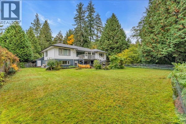 360 Keith Road, West Vancouver, BC V7T1L7 Photo 3