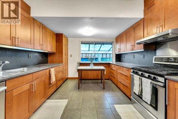 360 Keith Road, West Vancouver, BC V7T1L7 Photo 4