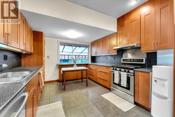 360 Keith Road, West Vancouver, BC V7T1L7 Photo 5