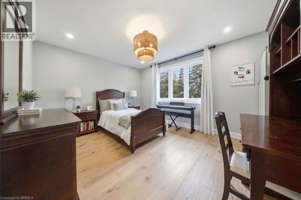 360 Robinson Road, Brantford, ON, photo 3
