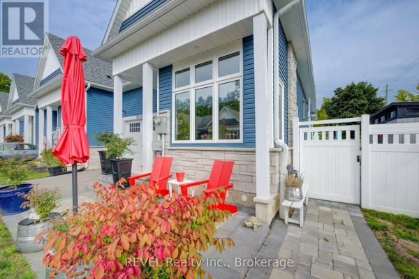 Living room - 3600 Hibbard Street, Fort Erie, ON L0S1N0 Photo 5