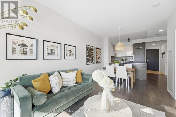Living room - 3602 - 5168 Yonge Street, Toronto, ON M2N0G1 Photo 5