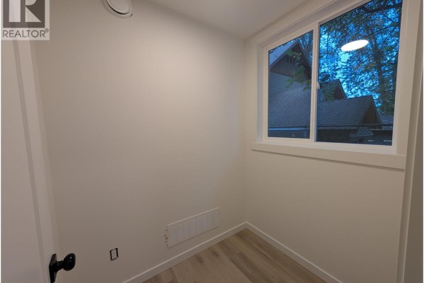 Full ensuite bathroom - 3602 Pleasant Valley Road Unit# 2, Vernon, BC V1T4L6 Photo 3