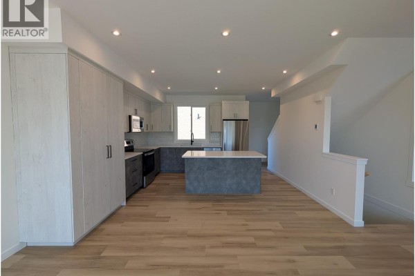 Full ensuite bathroom - 3602 Pleasant Valley Road Unit# 4, Vernon, BC V1T4L6 Photo 3