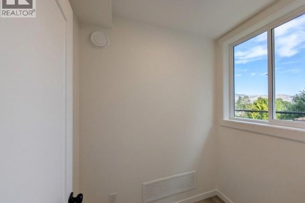 Full ensuite bathroom - 3602 Pleasant Valley Road Unit# 5, Vernon, BC V1T4L6 Photo 3