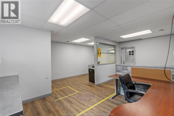 Mud room - 3603 Walker, Windsor, ON N8W3S6 Photo 4