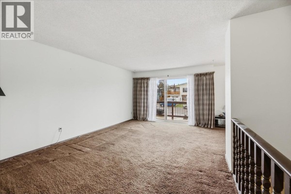 Living room - 3605 15 Avenue, Vernon, BC V1T7Z5 Photo 3