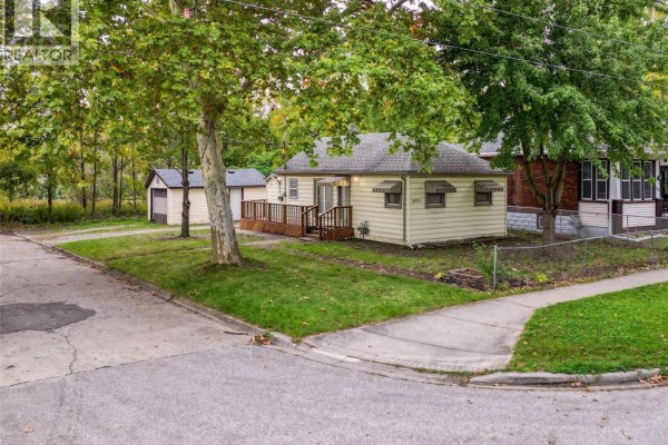 3605 Bloomfield, Windsor