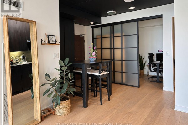 3608 - 15 Iceboat Terrace, Toronto, ON M5V4A5 Photo 3