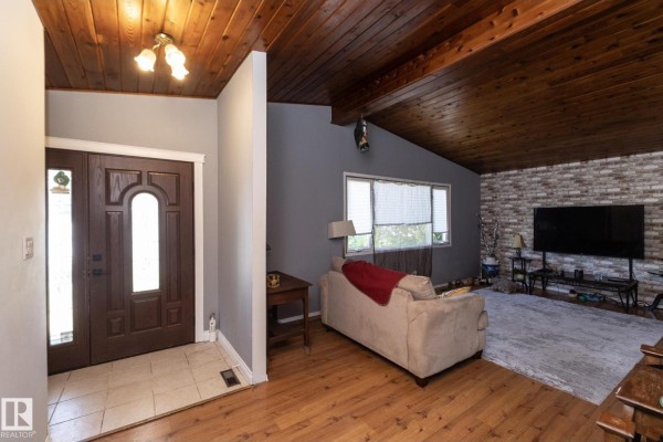 3608 44 St, Leduc, AB, photo 2