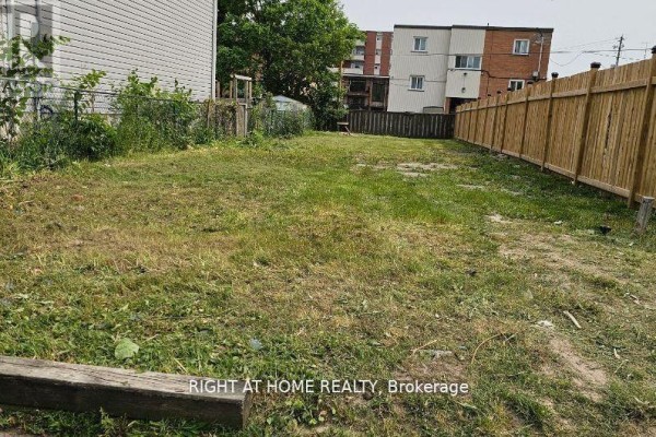 361 Adelaide Avenue W, Oshawa, ON L1J2R7 Photo 2