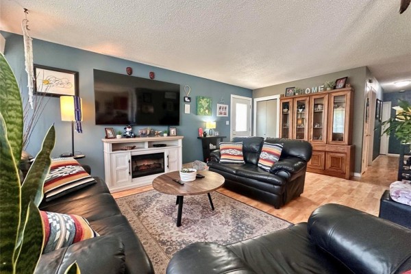 Bedroom - 361 Keewatin Street, The Pas, MB R9A1R2 Photo 5