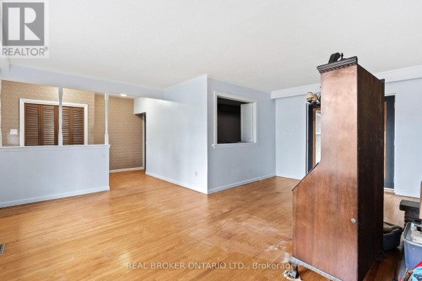 Kitchen - 361 Rathburn Road, Toronto, ON M9B2M2 Photo 3