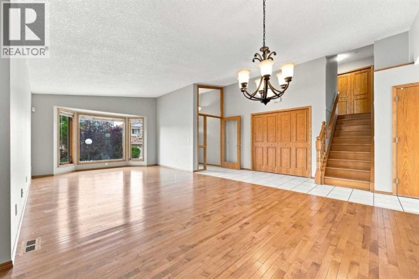 Dining room - 361 Santana Bay Nw, Calgary, AB T3K3N6 Photo 5