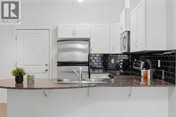 Primary Bedroom - 3610, 11811 Lake Fraser Drive Se, Calgary, AB T2J7J1 Photo 4