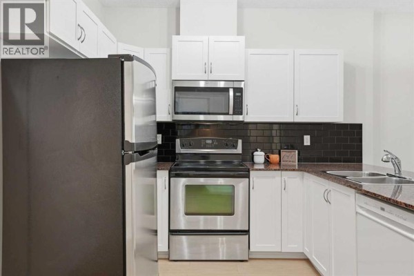 Bedroom - 3610, 11811 Lake Fraser Drive Se, Calgary, AB T2J7J1 Photo 5