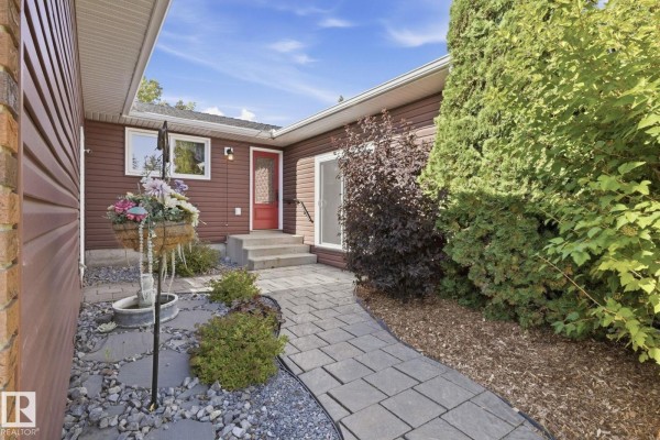 Kitchen - 3612 44 St, Leduc, AB T9E6A1 Photo 3