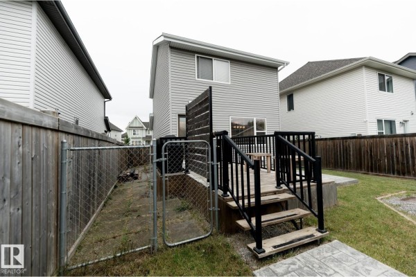 Family room - 3613 12 St Nw, Edmonton, AB T6T0G1 Photo 4