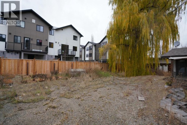 Full bathroom - 3618 Redecopp Road, Lake Country, BC V4V1X5 Photo 4