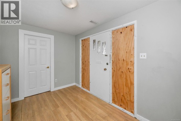 Living room - 362 Day Rd, Duncan, BC V9L3K5 Photo 4