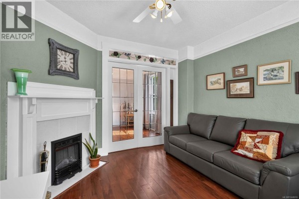 362 Ker Ave, Saanich, BC, photo 3
