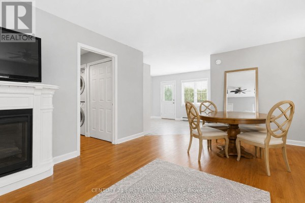 Kitchen - 362 Wortley Road, London South, ON N6C3S2 Photo 4