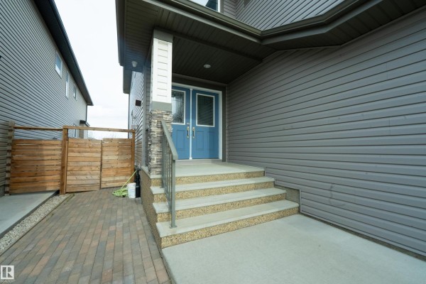 Kitchen - 3623 8 St Nw, Edmonton, AB T6T1A1 Photo 3