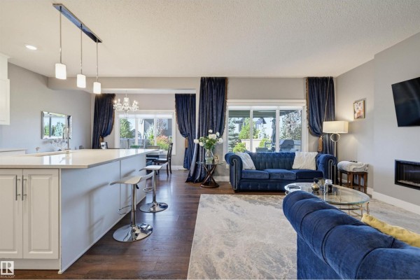 Kitchen - 3625 Keswick Bv Sw, Edmonton, AB T6W3S5 Photo 3
