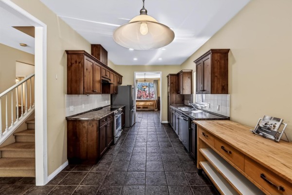 36256 Stephen Leacock Drive, Abbotsford, BC V3G3C4 Photo 5