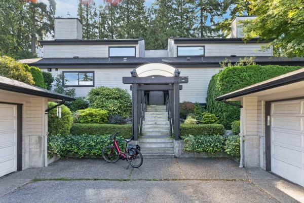 3626 Nico Wynd Drive, Surrey, BC V4P1J3 Photo 2
