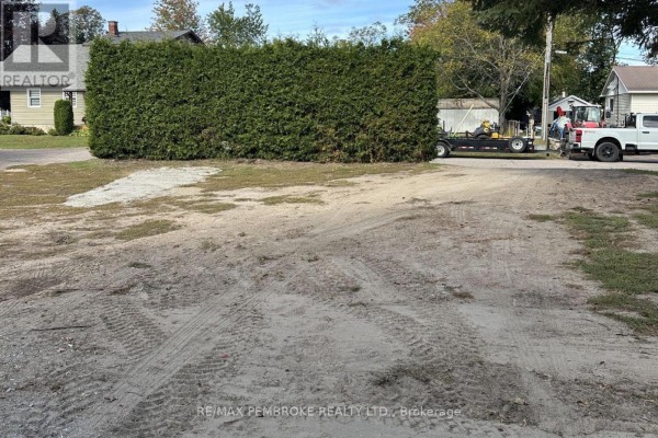 363 First Avenue, Pembroke, ON K8A5C5 Photo 3