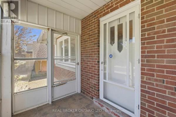 363 Lawrence Avenue, Kitchener, ON N2M1Y7 Photo 5