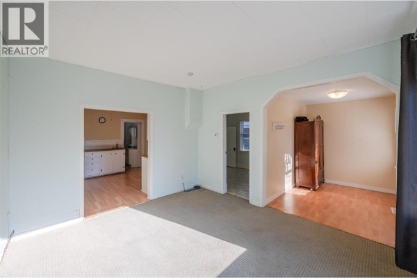 363 Nanaimo Avenue W, Penticton Residential Sold $399,900