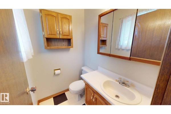 Family room - 363 Richfield Rd Nw, Edmonton, AB T6K0K7 Photo 4