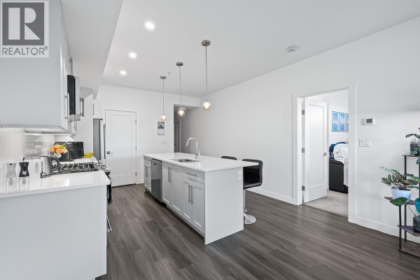 Living room - 3630 Mission Springs Drive Unit# 305 Lot# 86, Kelowna, BC V1W0B2 Photo 3