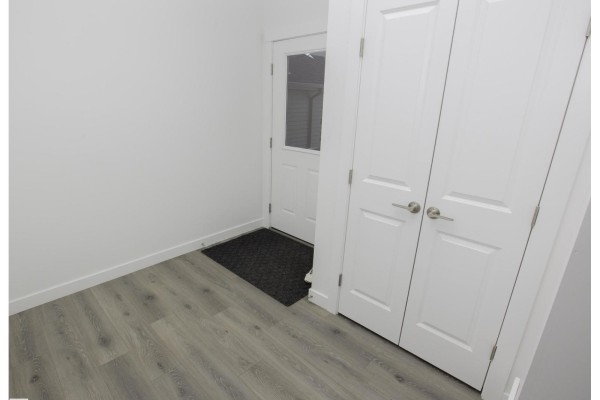 Kitchen - 3631 213 St Nw, Edmonton, AB T6M3C1 Photo 3