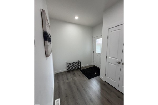 Family room - 3631 213 St Nw, Edmonton, AB T6M3C1 Photo 4