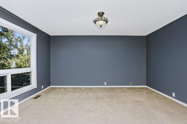 Primary Bedroom - 3633 44 Av Nw, Edmonton, AB T6L5M5 Photo 4